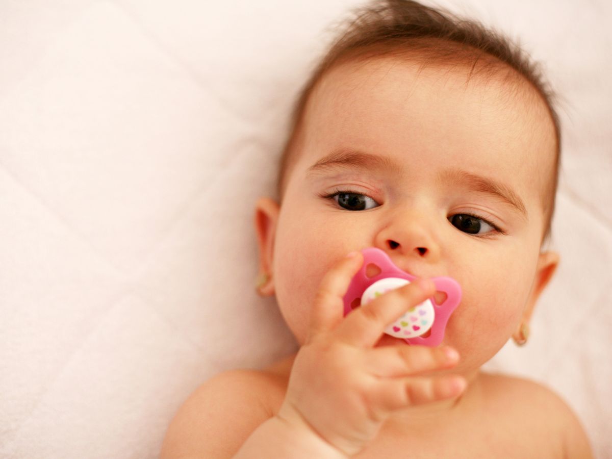 The Best Baby Pacifier for Breastfed Babies & Newborns