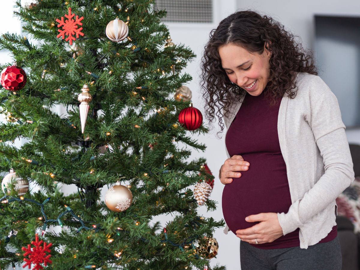 The Best Christmas Gift Ideas for Expecting Moms
