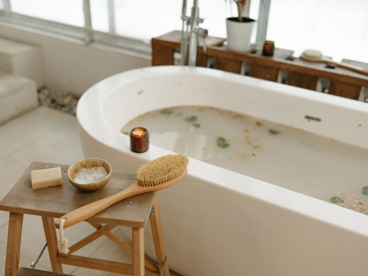 The Ultimate Guide to Herbal Baths for Postpartum Healing