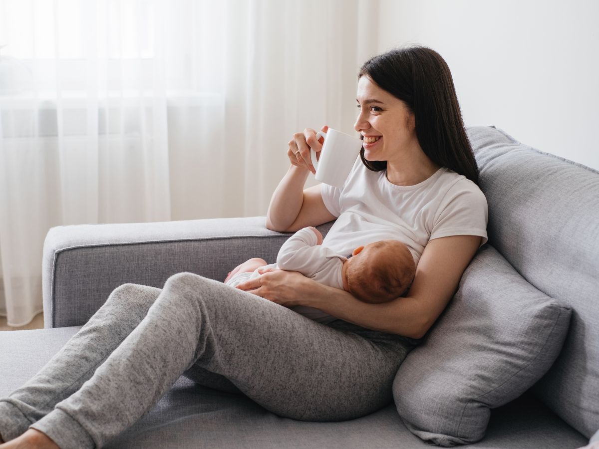 How Much Water Should I Drink While Breastfeeding?